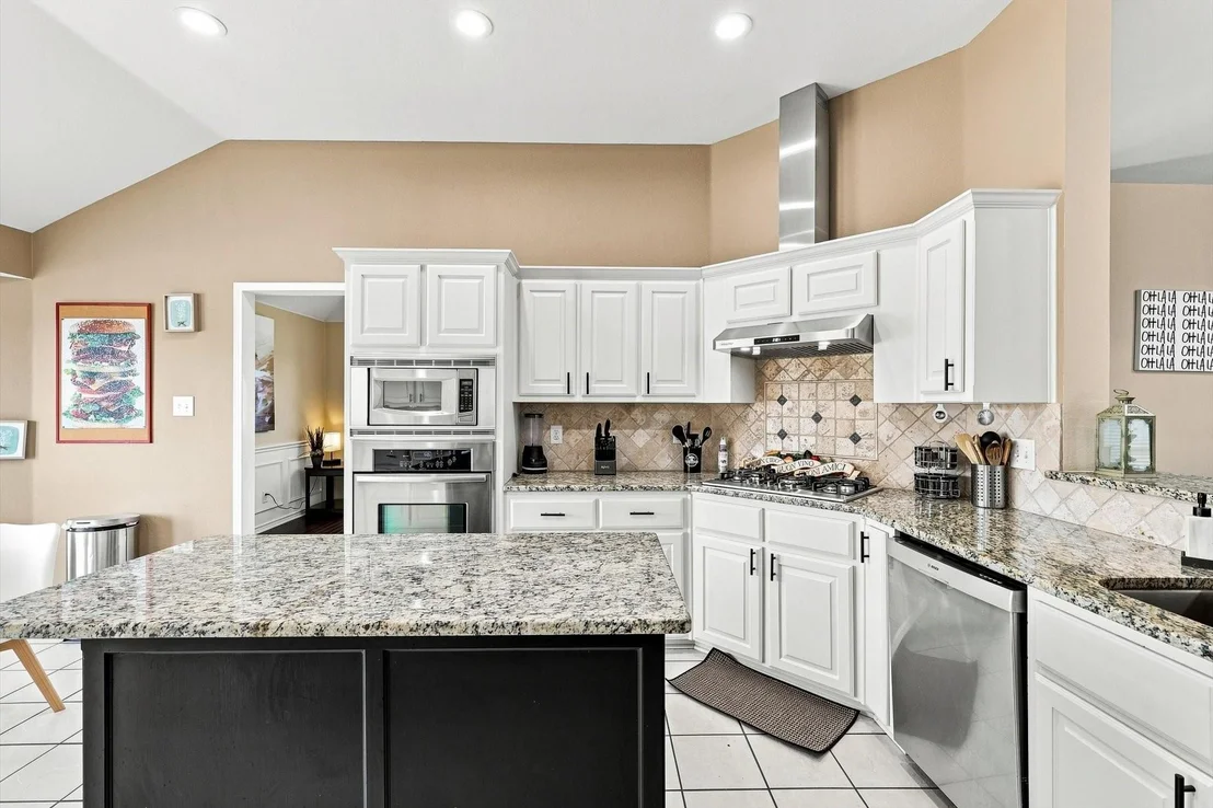 Photo of 335 Linhurst Drive