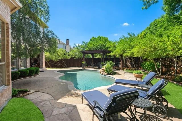 Photo of 909 Sonora Drive