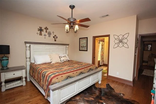 Photo of Unit 2 at 880 Cliffs Drive