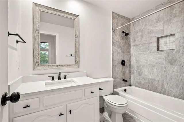 Photo of 381 Arbor Lane