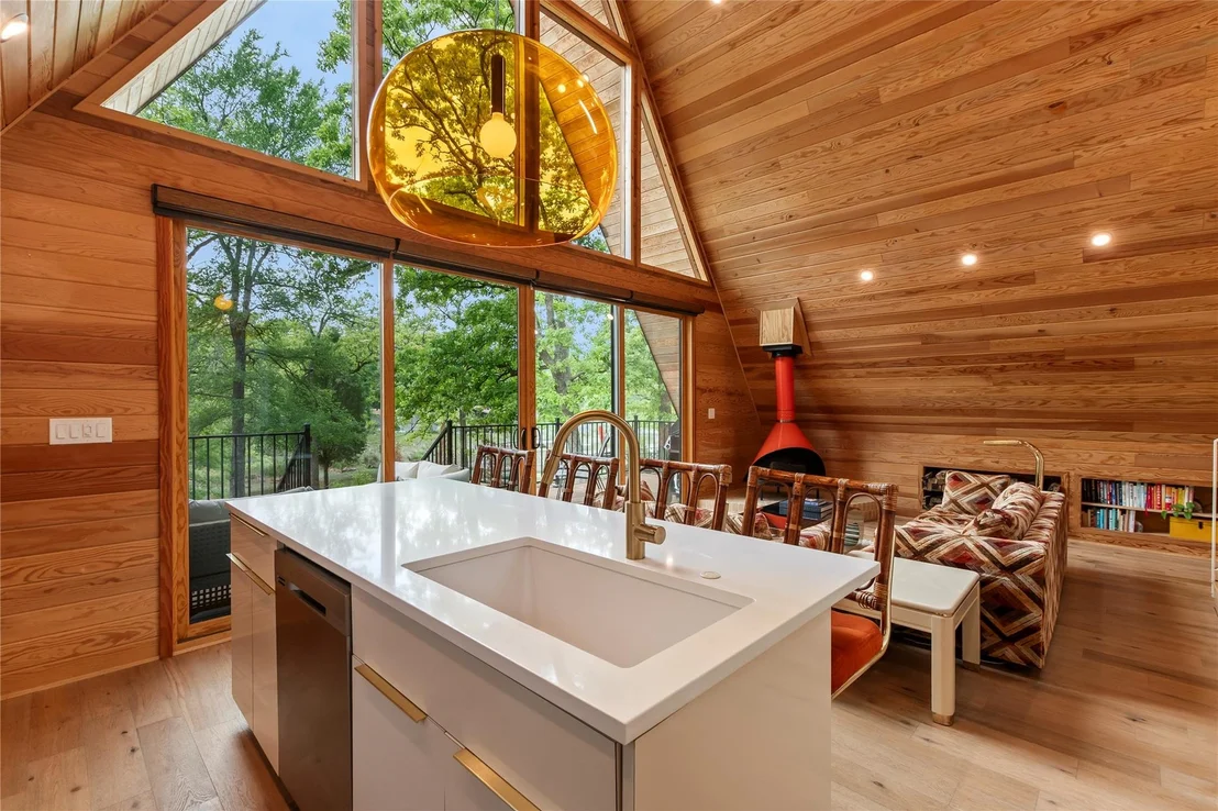 Photo of 5706 Point Lavista