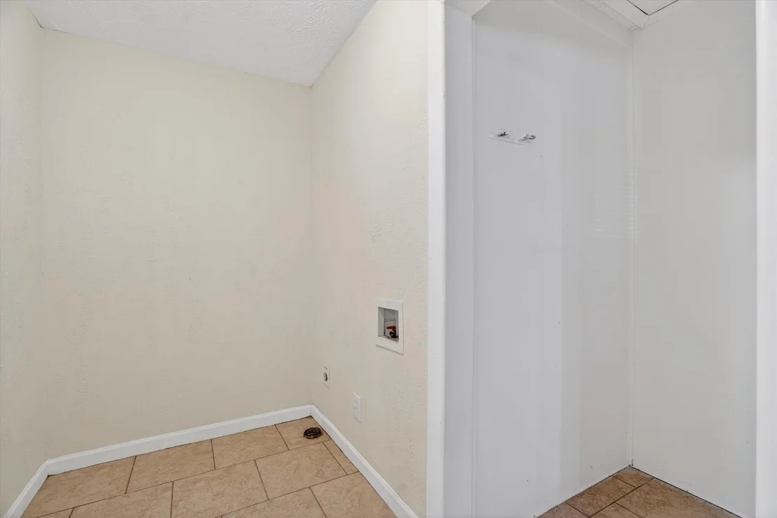 Photo of 1102 Poindexter Avenue