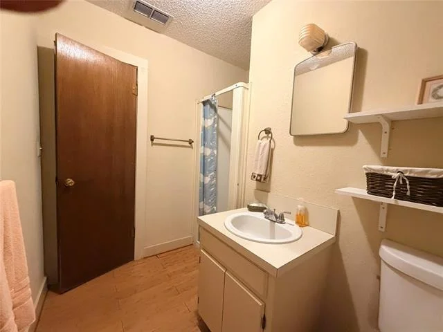 Photo of 3843 Mountain View