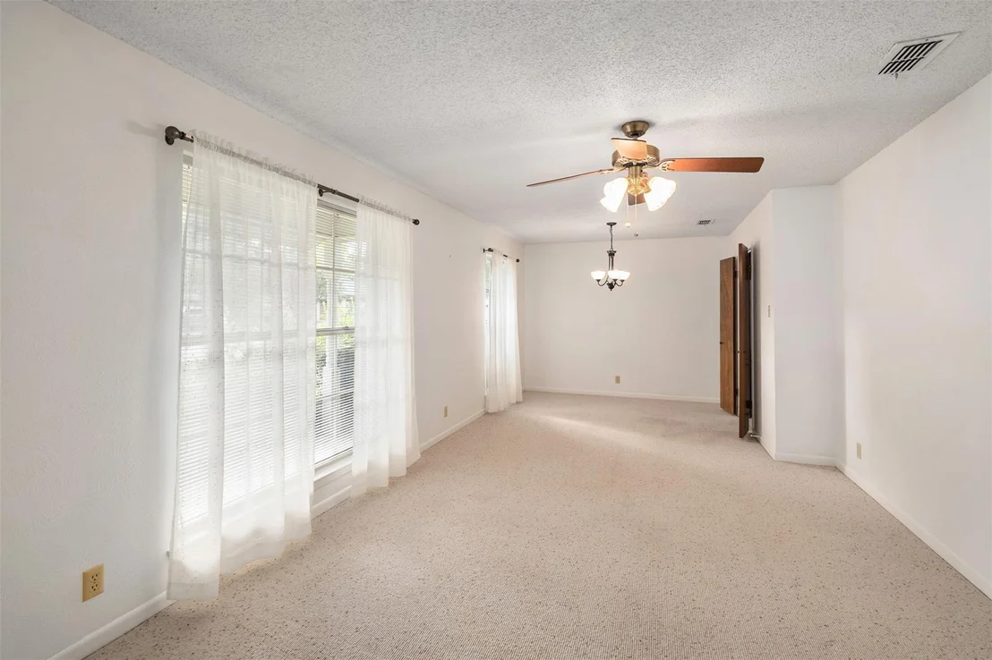 Photo of 925 Bradley Drive