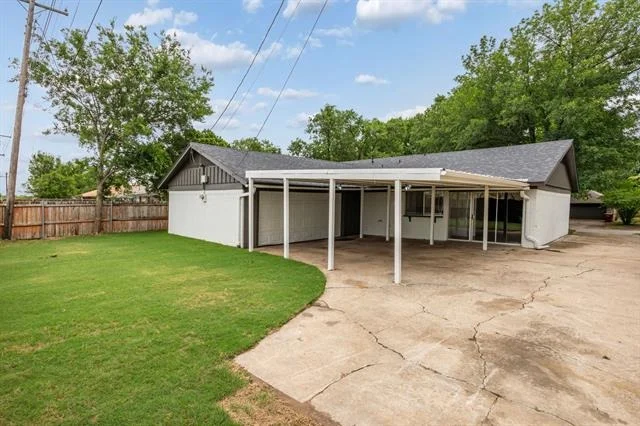 Photo of 417 Oxford Drive