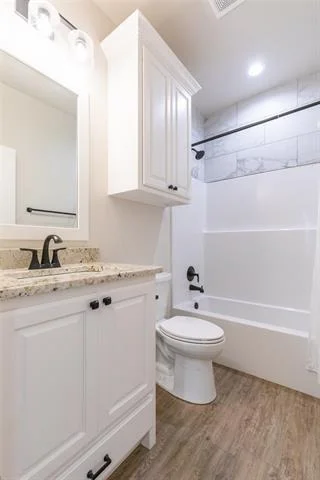 Photo of 7556 Lake Ridge Parkway