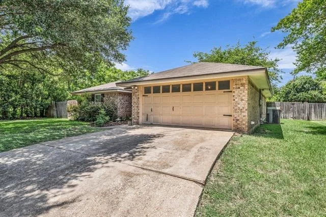 Photo of 316 E Chapman Road