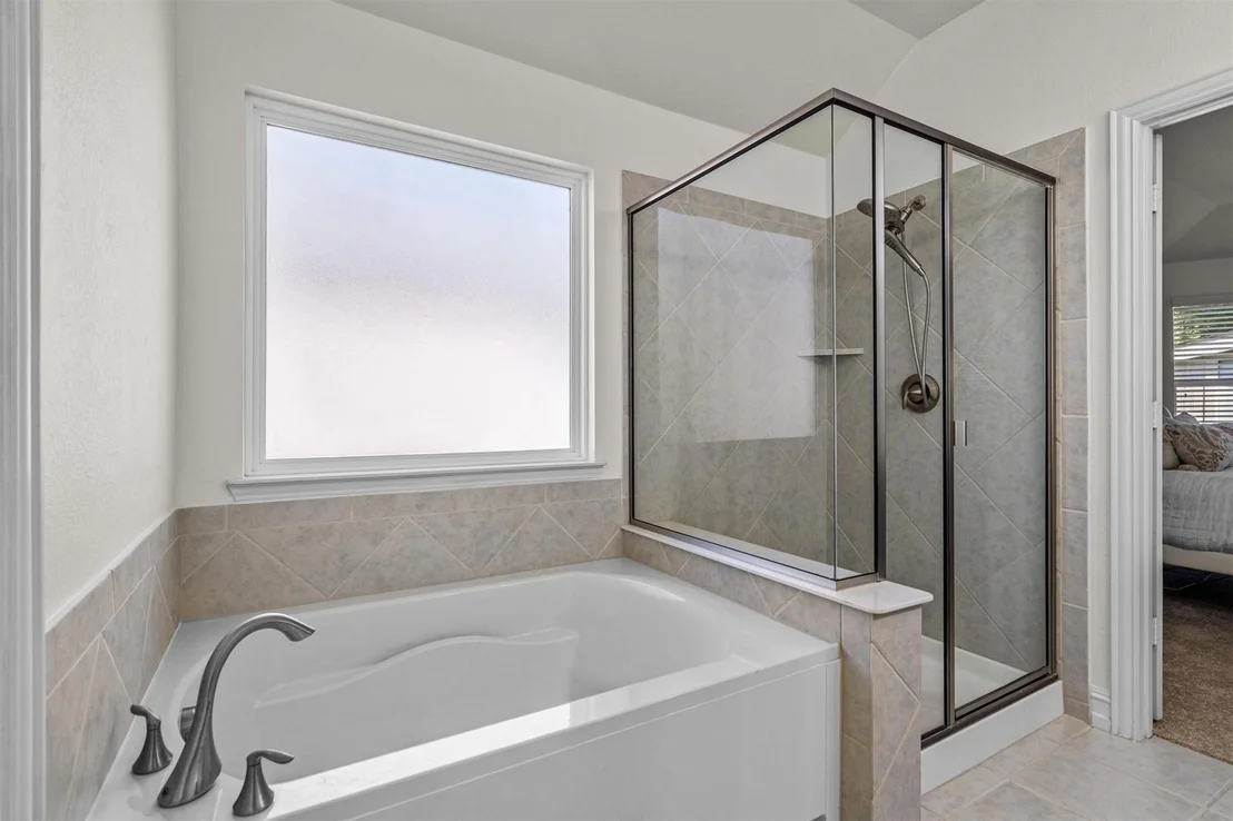 Photo of 6424 Roaring Creek