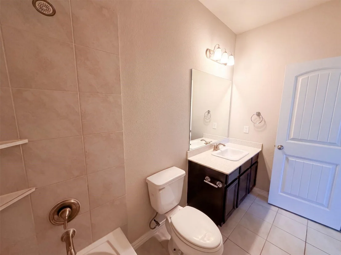 Photo of 2054 Avondown Road