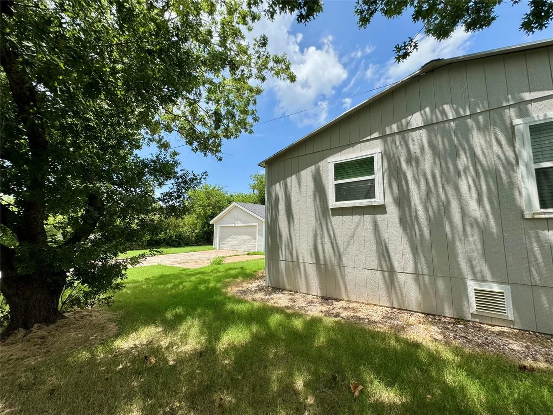 Photo of 5777 County Road 927