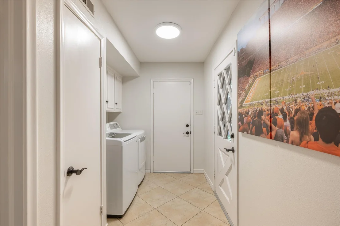 Photo of 7077 Joyce Way