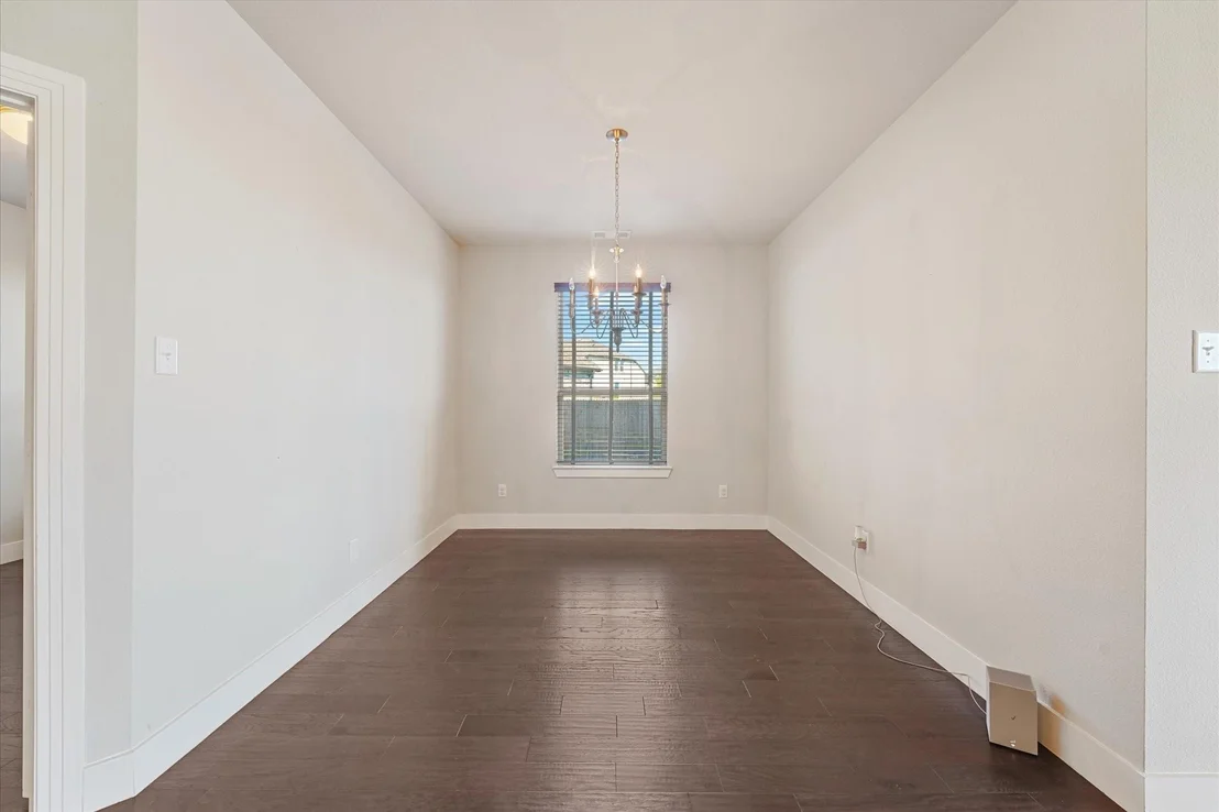 Photo of 2044 Longbridge Road