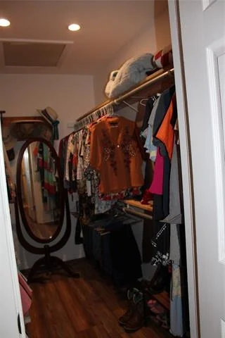 Photo of 208 PARK DR