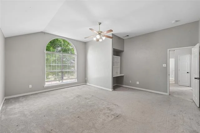 Photo of 828 Rockefeller Lane