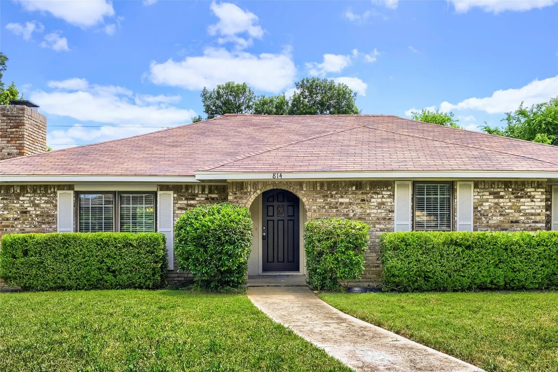 Photo of 814 Oakbluff Drive