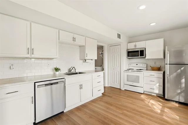 Photo of 5633 Powers Street