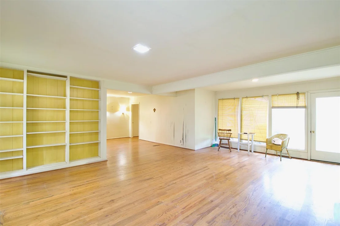 Photo of 4901 Pine Avenue