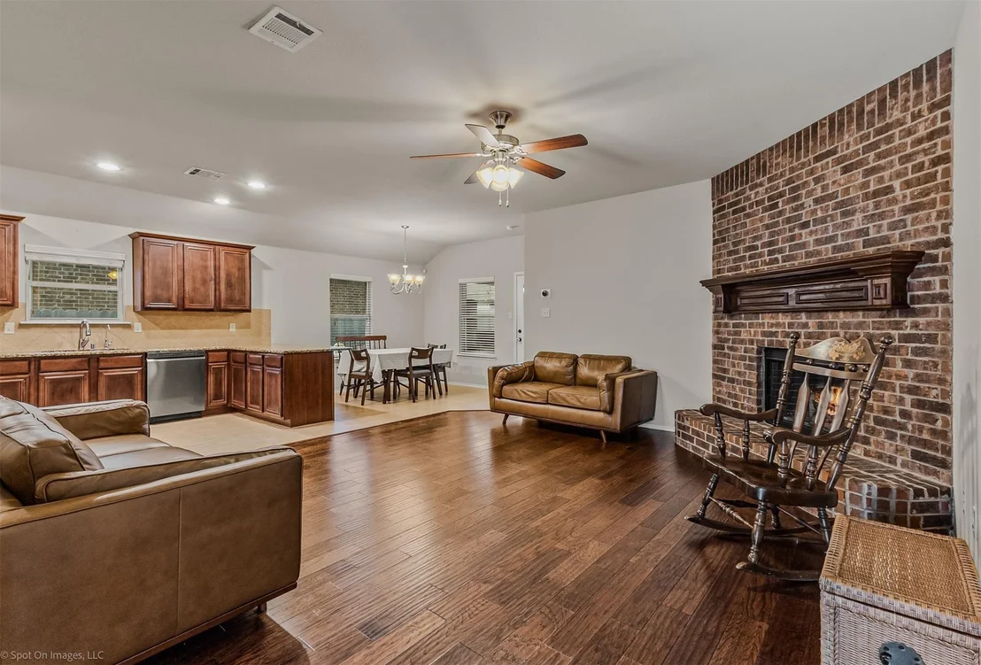 Photo of 2018 Sterling Gate Drive
