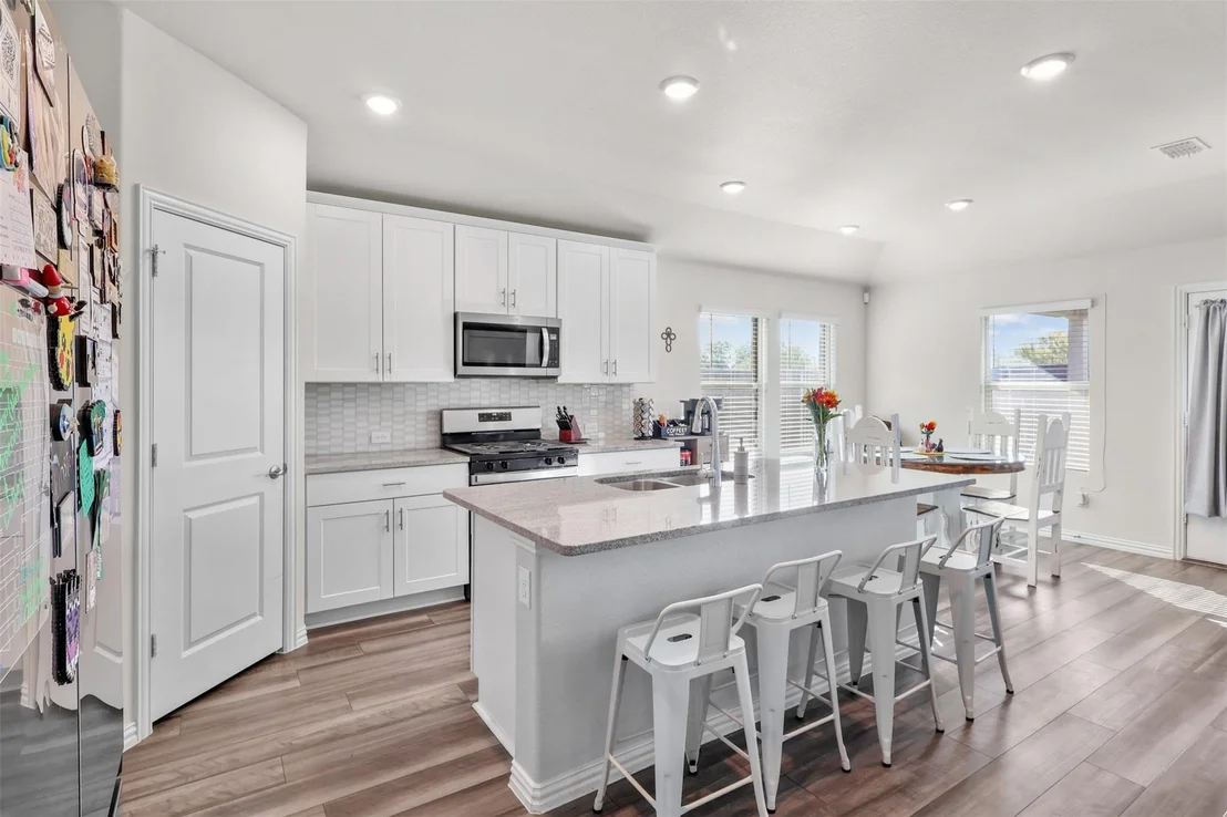 Photo of 3505 Kingsview Drive