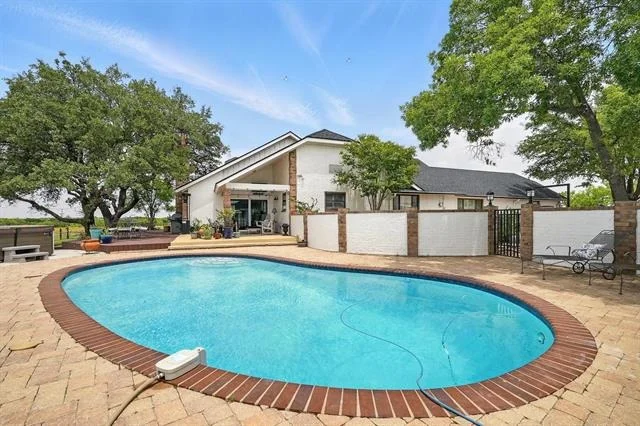 Photo of 310 Foothill Road