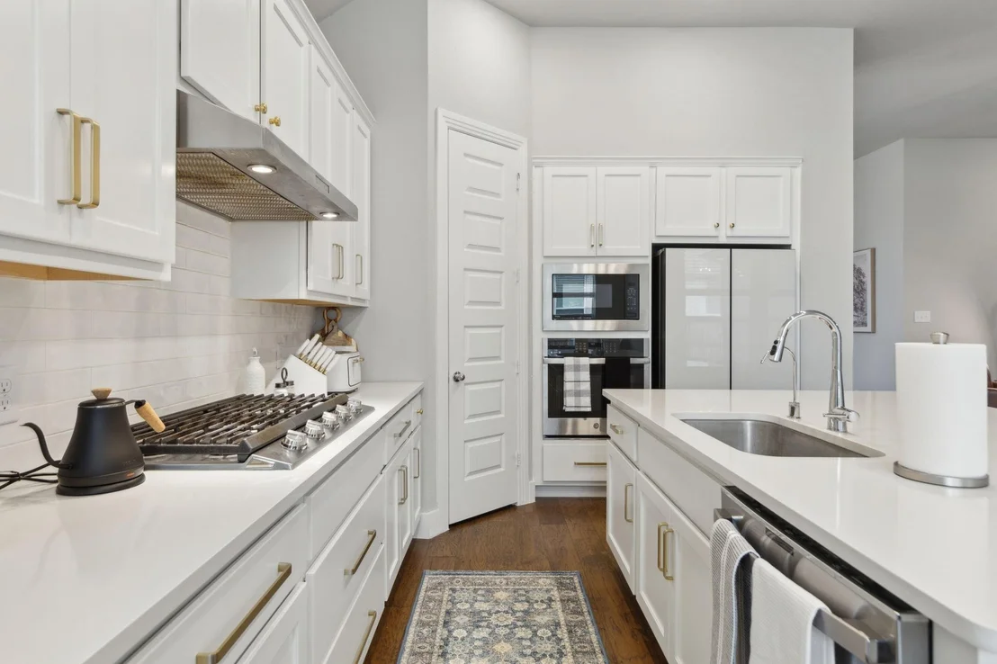 Photo of 1104 Holcombe Drive