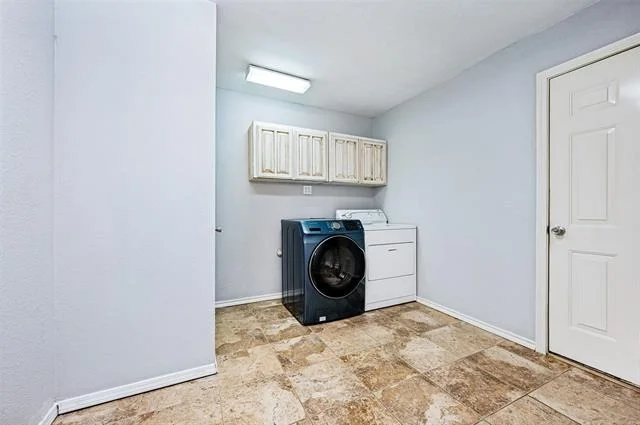 Photo of 5104 Independence Avenue
