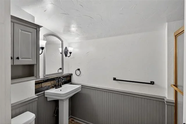 Photo of 715 W Munson Street