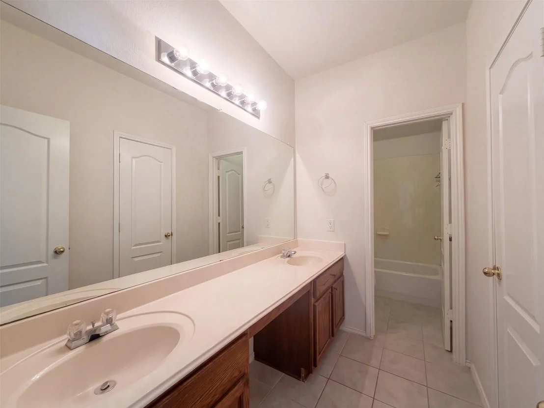 Photo of 1304 Grapevine Drive