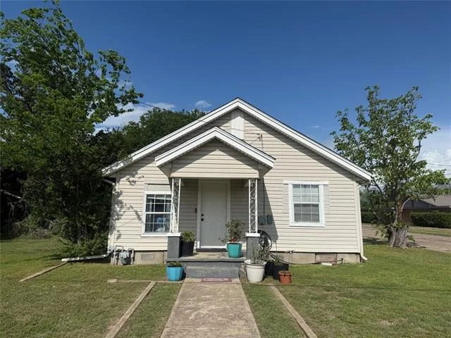 Photo of 301 Cedar Street