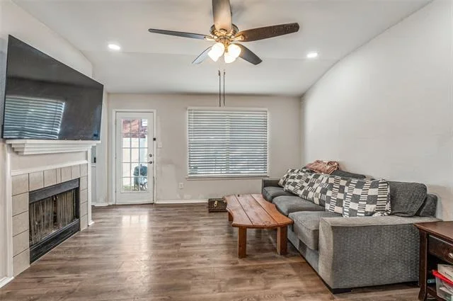 Photo of 4372 Onyx Drive