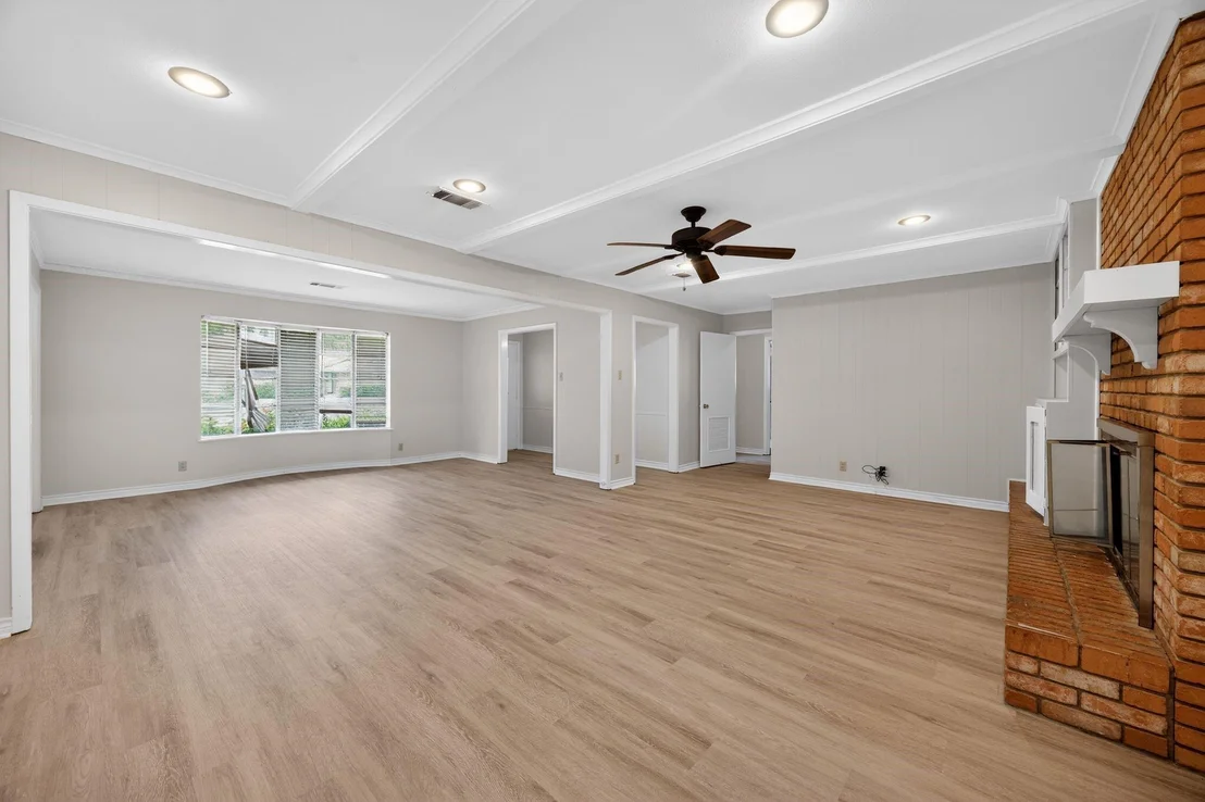 Photo of 1616 W Shields Drive