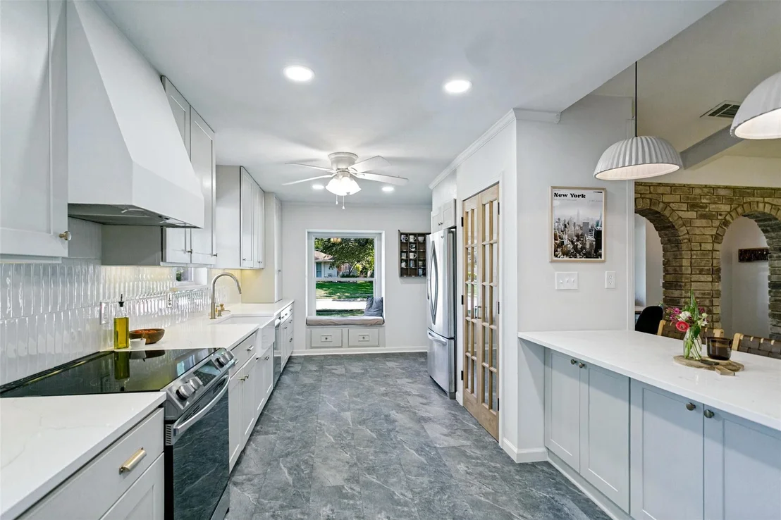 Photo of 2736 Grandview Drive