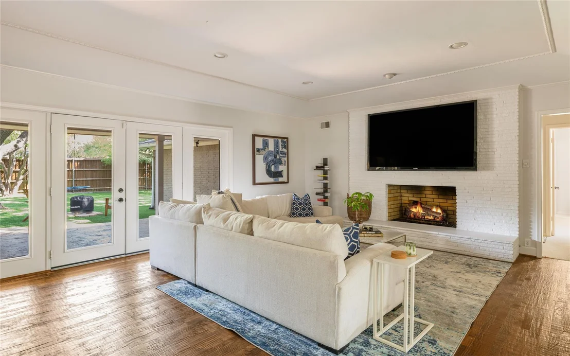 Photo of 7077 Joyce Way