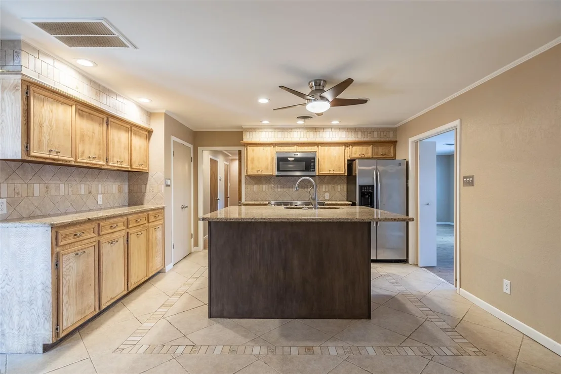 Photo of 55 Surrey Square