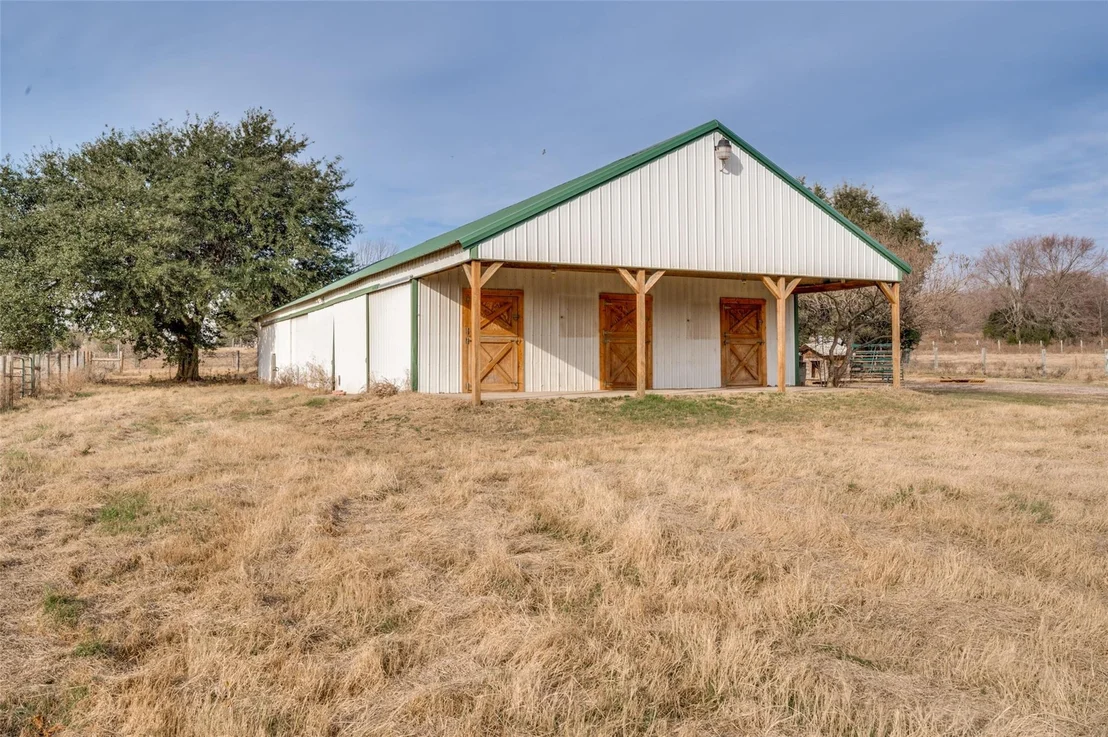 Photo of 1827 Dr Sanders Road