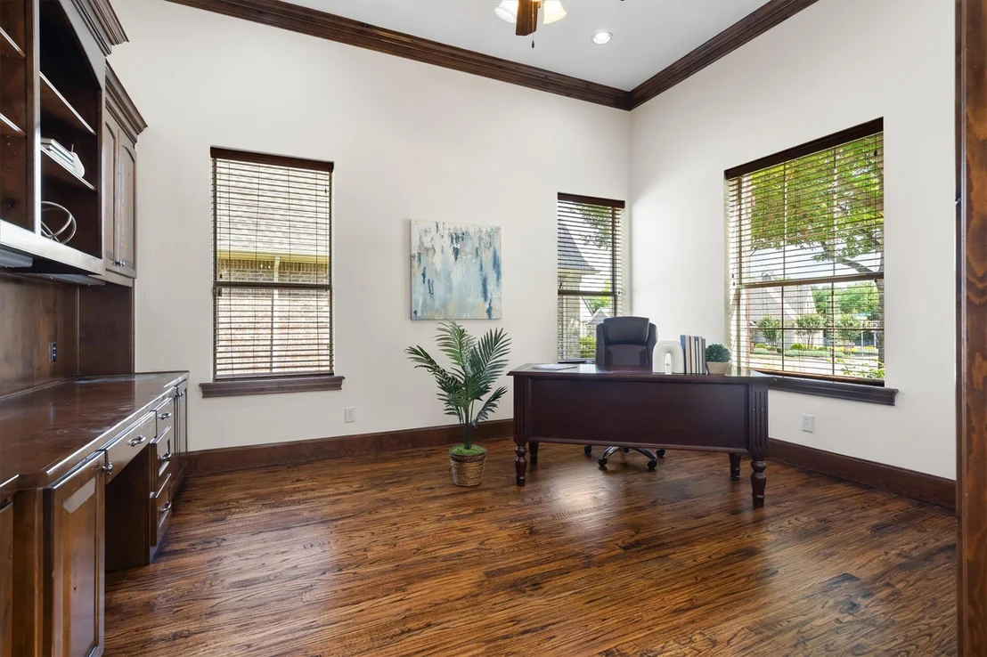 Photo of 3225 Clubview Drive
