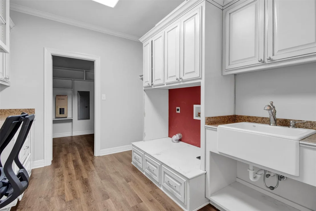Photo of 3815 Holly Ridge Drive