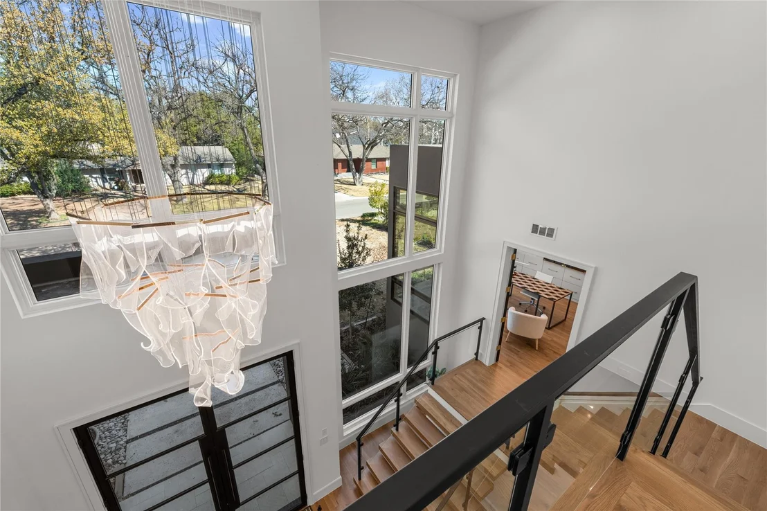 Photo of 6006 Meadow Crest