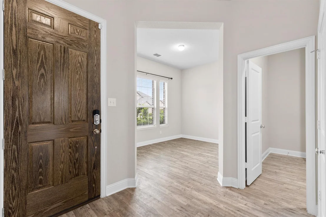 Photo of 576 Spruce Trail