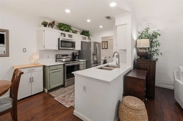 Photo of 2507 Poppy Lane