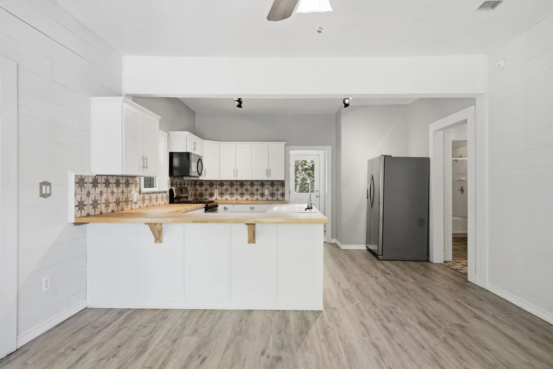 Photo of 1009 N Pacific