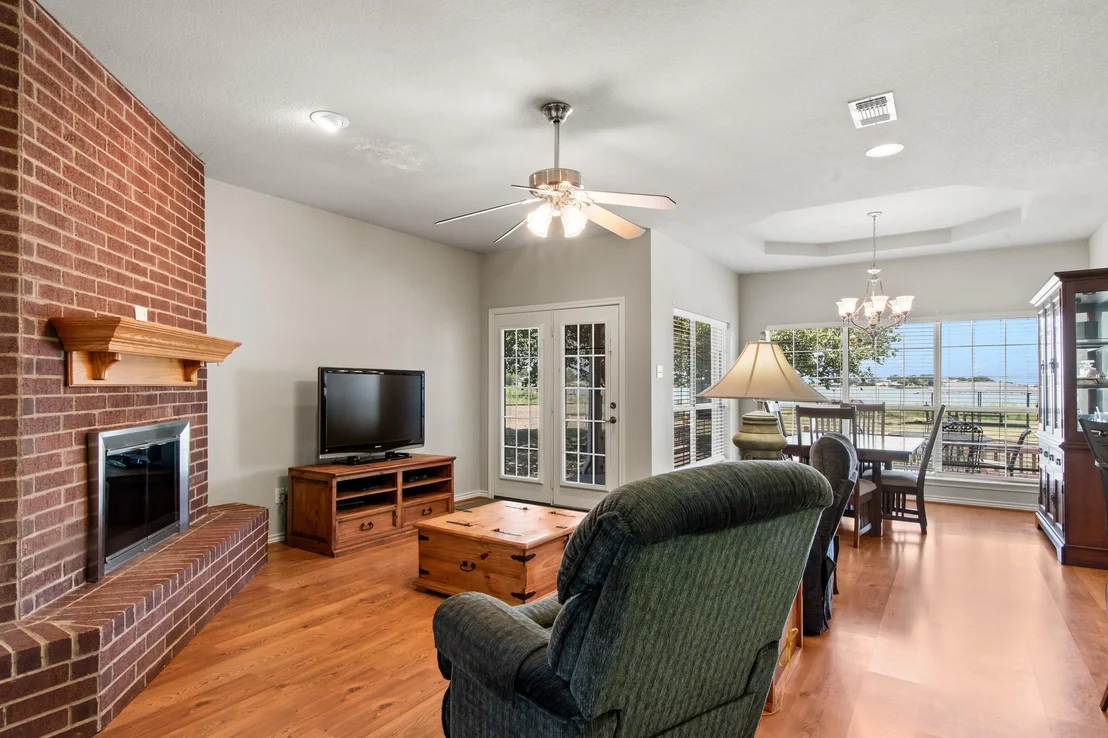 Photo of 1237 Beachview