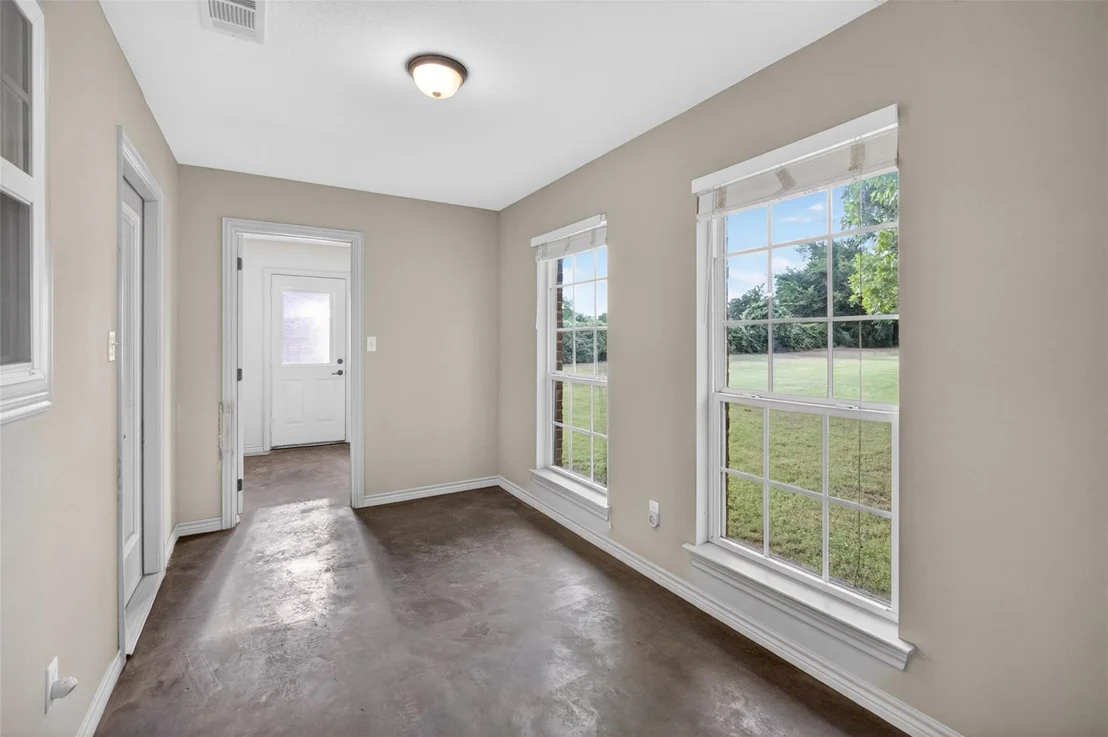 Photo of 505 E 5th Street
