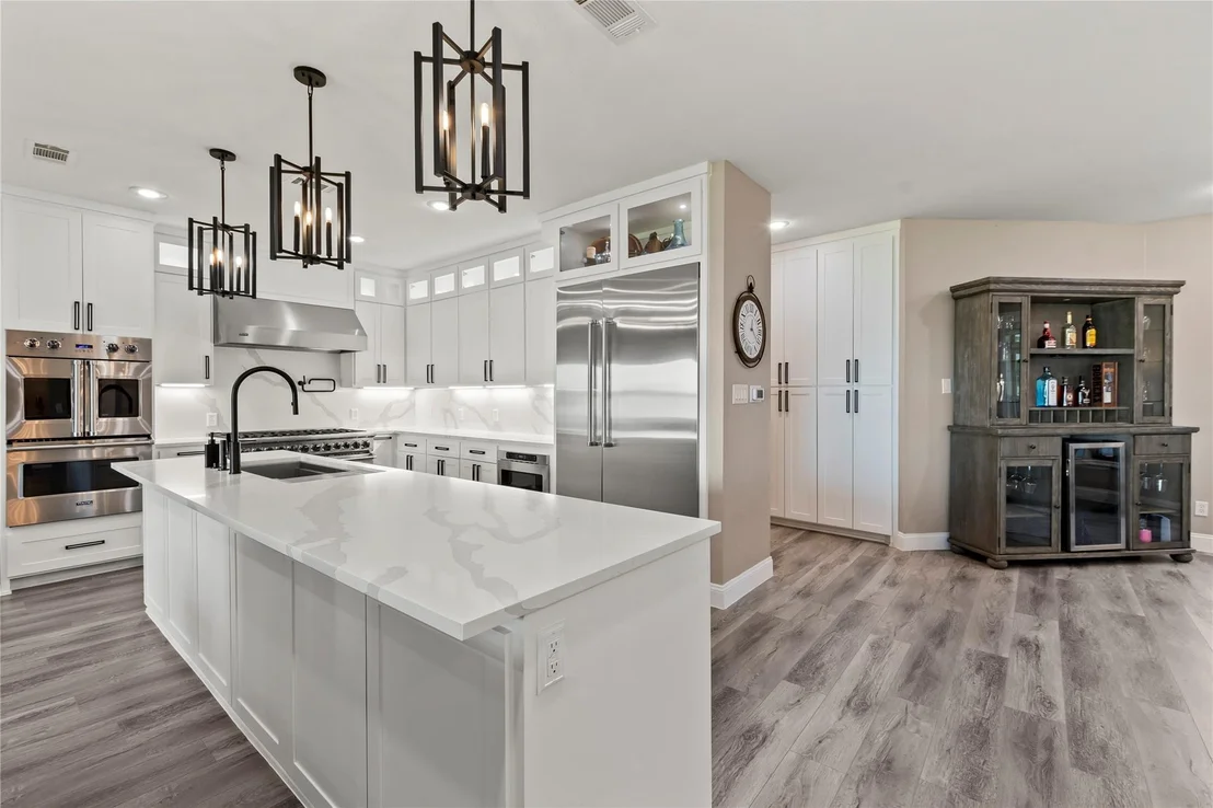 Photo of 1301 Oak Hill Drive