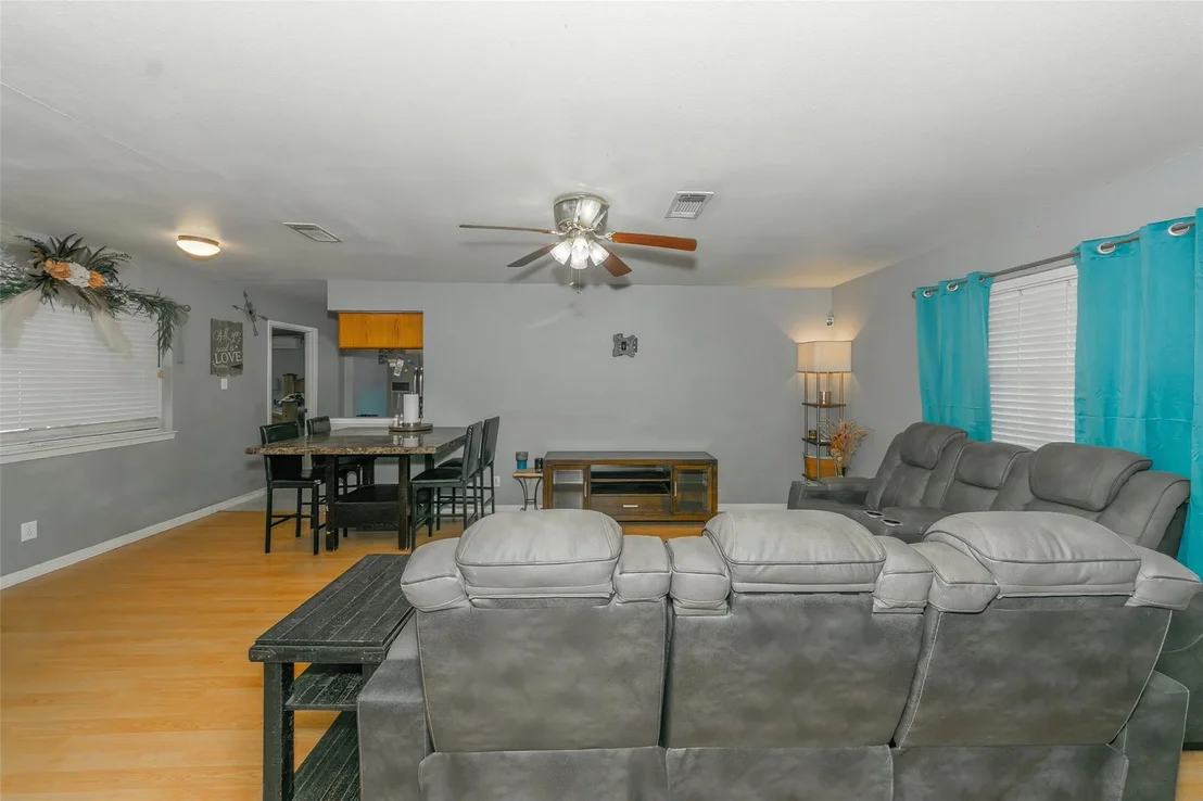 Photo of 189 Lee Boulevard