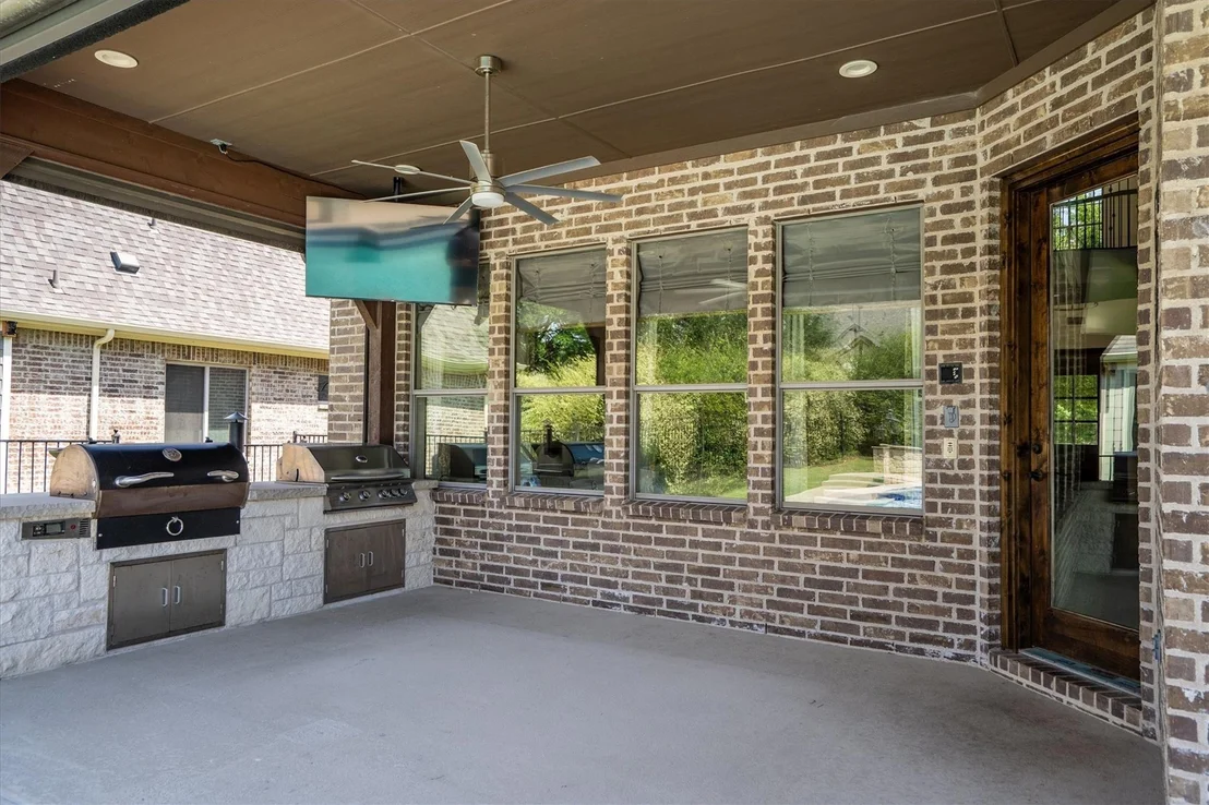 Photo of 3225 Clubview Drive