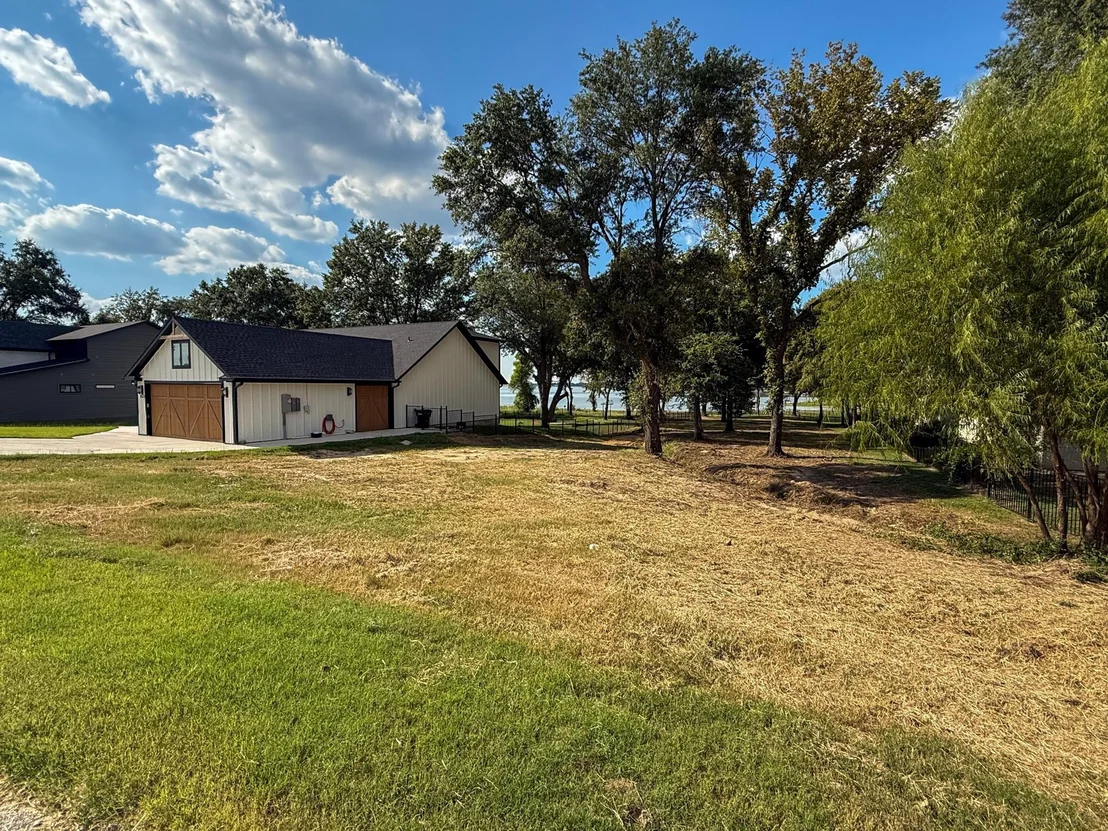 Photo of 1520 Shoreline Drive