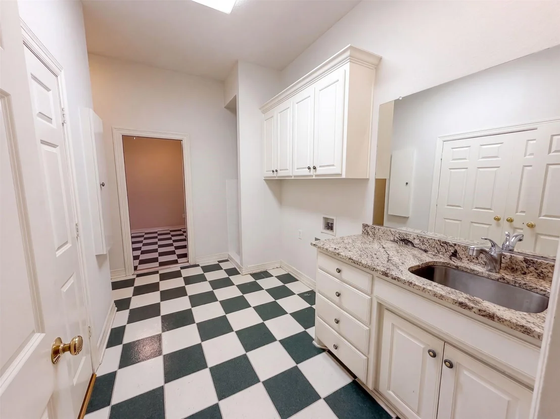 Photo of 619 Edgewood Lane