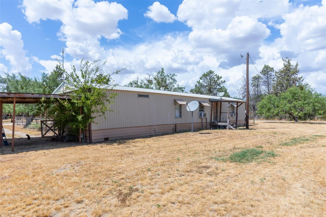 Photo of 1186 Private Road 2431
