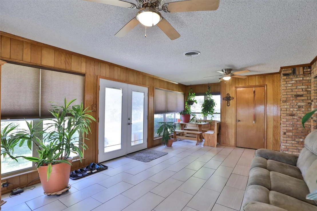 Photo of 448 Elmdale Road S